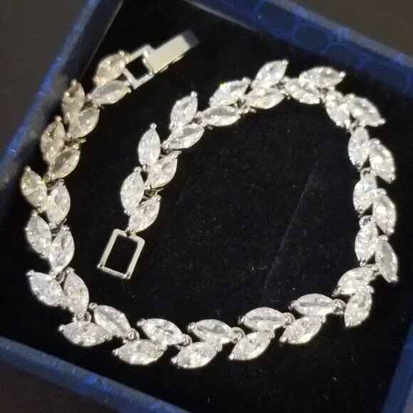 18k White Gold plated Swarovski Women's marquise bracelet - Picture 2 of 11